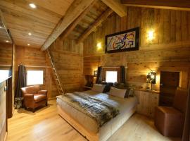 La Maison de Dolphe Chalet de Charme & Art gallery, hotell i Brusson