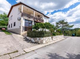 Apartments with a parking space Buzet, Central Istria - Sredisnja Istra - 17562, hotel with parking in Buzet