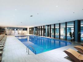 Euphoria Shangrila Sea View Swimming Pool: Batum'da bir otoparklı otel