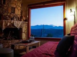 Quiet little country house with breathtaking view, budgethotel i Áyios Síllas