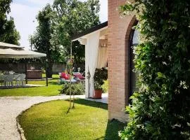 Casolare Isabella "Il rifugio dei vinili" and Alice's room