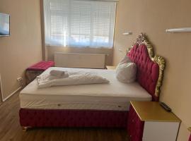 Zimmer in Ramstein, hotel with parking in Ramstein-Miesenbach