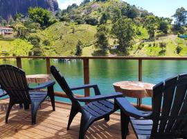 Ecolodge Bahia del Peñón, chalé alpino em Guatapé