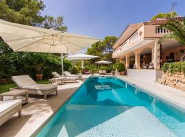Villa Es Pont, bis 10Pers, BBQ, hotelli kohteessa Son Vida