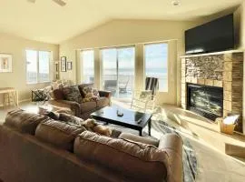 Pet-Free Oceanfront Home with Hot Tub and Beach Access