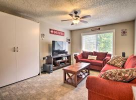 Cozy Condo with Magic Mountain Ski-In Access!, vacation rental in Londonderry