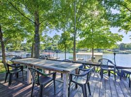 Lakefront Gravois Mills Home with Boat Dock and Slides, villa sa Gravois Mills