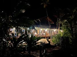 Wait-a-While Eco Retreat, hotel v destinácii Cow Bay