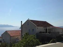 Apartments by the sea Brist, Makarska - 15443