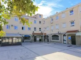 Apartments by the sea Dugi Rat, Omis - 15516
