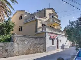 Apartments by the sea Mali Losinj (Losinj) - 15576