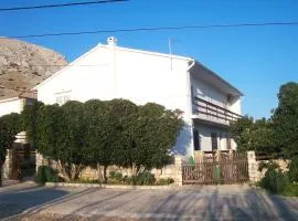 Apartments with parking space Pag - 16016