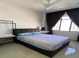 Cozy Apartment 2BR 5pax Glory Beach Resort, accessible hotel in Port Dickson