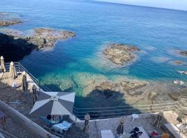 Oasi verde con terrazza sul mare e con piscina, hotel i Castiglioncello