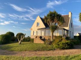 Kermartin - Maison de famille avec vue sur la baie de Morlaix, casa rústica em Plouézocʼh