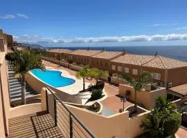 Casa Adosada de lujo con piscina y vistas al mar