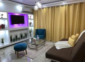 Romantic Studio w/Jacuzzi 15 min Airport