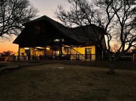 Vaalkrans Game Lodge, Hütte in Heilbron