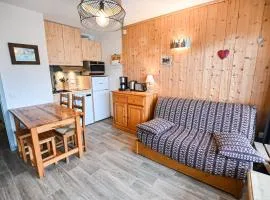 24 M With Terrace Near The Center And The Slopes