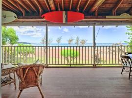 Tropical Paniolo Hale Townhome, Walk to Beach, hotell i Maunaloa