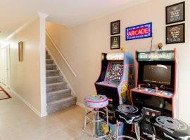 Cozy Family Retreat with Arcade, Grill, Waffle Bar & Firepit, apartment in Norcross