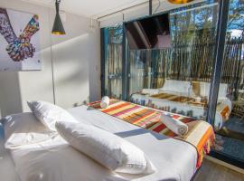 Quisquito Lodge & Spa - Punta de Lobos - Tina 24 Hrs, hotel Pichilemuban