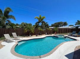 Paradise 4 min to the Beach with Private Heated Pool, cottage in Deerfield Beach