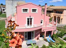 Private Villa AKOBARA, 2km from city center, hotel in Corfu Town