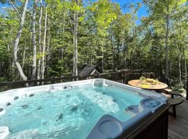 L'Escale de la Martine - Intimité, SPA et boisé, spa hotel in Petite-Rivière-Saint-François