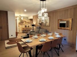 Appartement central tout confort avec grande terrasse, WIFI, PARKING, 8 personnes - FR-1-598-99, khách sạn ở Les Gets