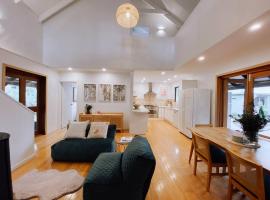 Mika · Cabin with fireplace, walk to the beach, hotel em Dunsborough