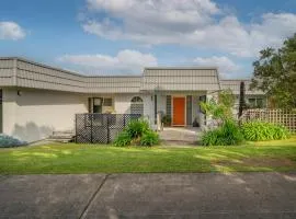 Hosts on the Coast Harbour Lights