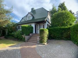 Top Lage! Charmantes Landhaus 5 Geh-Min v. Strand, country house in Timmendorfer Strand