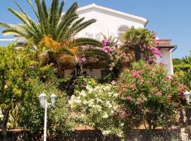 Apartments and rooms by the sea Molunat, Dubrovnik - 17143, hotel a Gruda