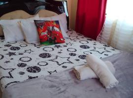 Pet Friendly Staycation near Villa Ardin, хотел в Cainta