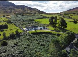 Mountain House Omeath near Carlingford, hotel with parking in Ó Méith