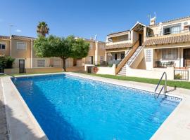Heads 2 Holiday Homes Apartment, apartment in Villamartin
