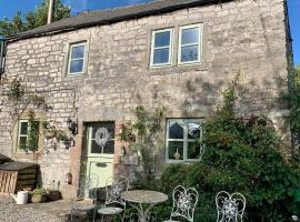 Crosse Chance Cottage - Idyllic, beautiful, traditional cottage to love - Wood burner, vacation home in Taddington