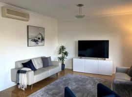 Modern 2 Bedroom Apartment in Perth, appartement à Perth