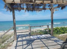 Melbourne Beach Ocean Front house on 1.2 acres, biệt thự ở Melbourne Beach