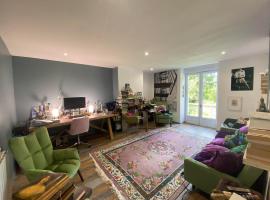 A 2h30 de Paris et Bruxelles, appt avec verger, centre historique, plages à proximité