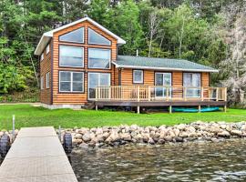 Lakefront Motley Home with Deck and Private Dock!, hotell med parkeringsplass i Motley