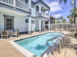 South Padre Island Condo - 200 Ft to Beach!, apartamento em South Padre Island