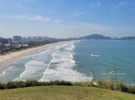 Apartamentos Enseada Guaruja, hotel u gradu Gvaruža