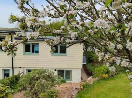 Broadhaven Cottage, Freshwater East, Pembs, golfhotell i Pembroke