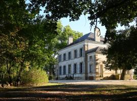 Chateau Morinerie, hotel with parking in Villiers
