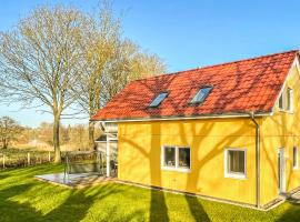 Stunning Home In Krems Ii-warderbrck With Wifi, παραθεριστική κατοικία σε Göls