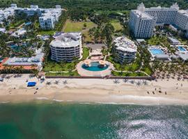 Ocean Front Condo with Pool Sleeps 6 Adults-Quinta del Mar 203、ヌエボ・バジャルタのコンドミニアム
