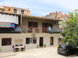 Rooms with a parking space Split - 17766, hotel in Split