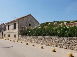 Apartments with WiFi Sutivan, Brac - 17825